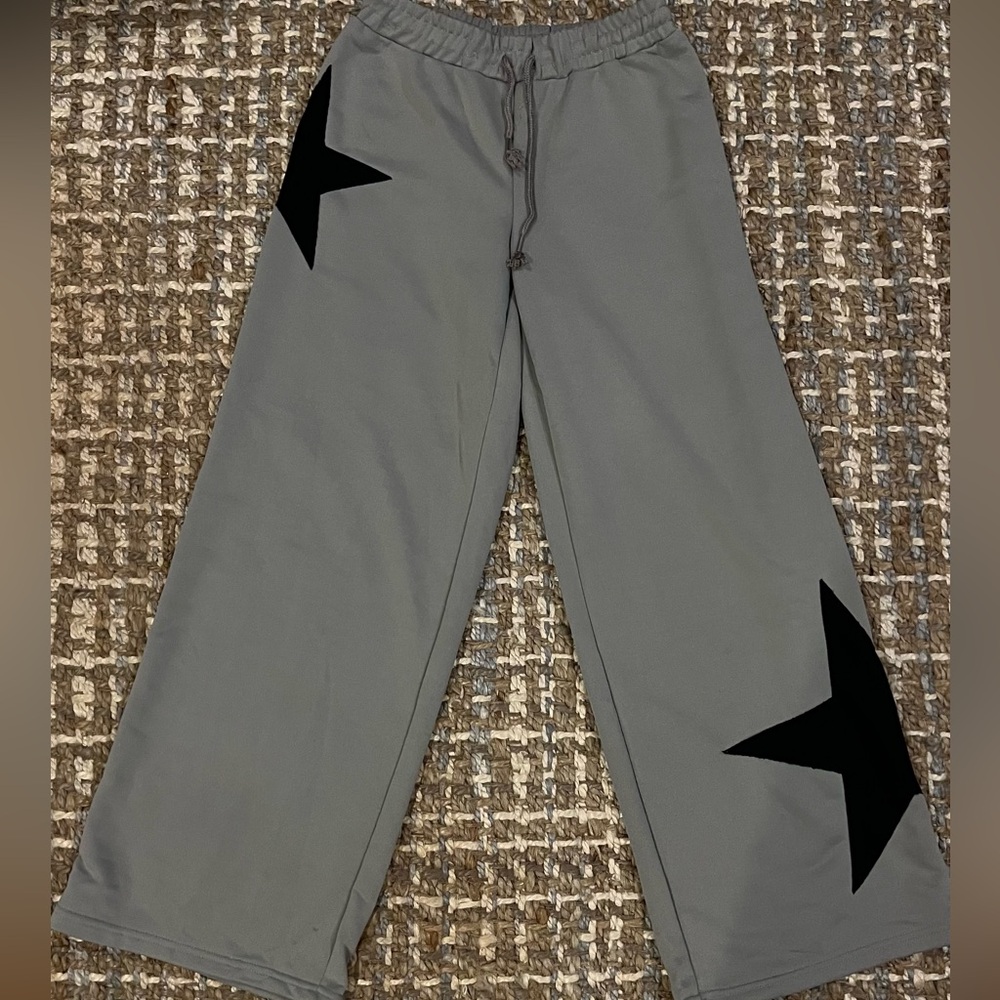 Grey star sweatpants, long.